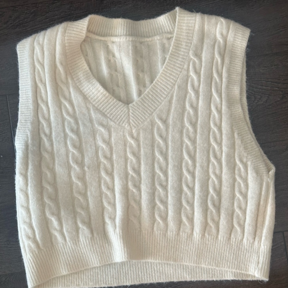 Sweater vest